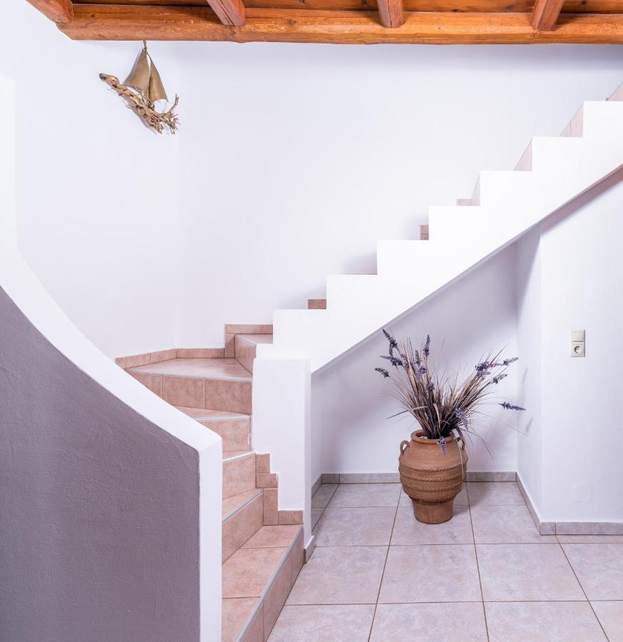 Appartement Vrisanos à Pitsidia Extérieur photo