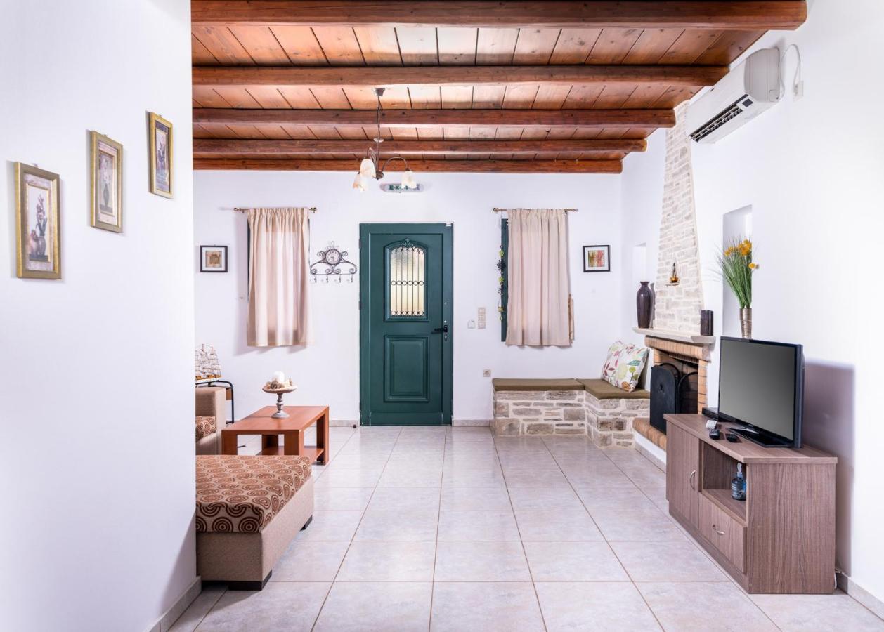 Appartement Vrisanos à Pitsidia Extérieur photo