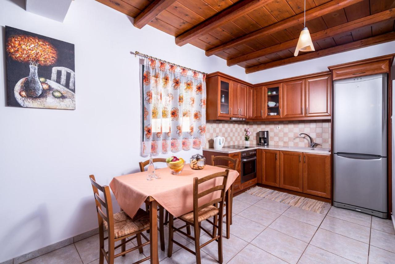Appartement Vrisanos à Pitsidia Extérieur photo