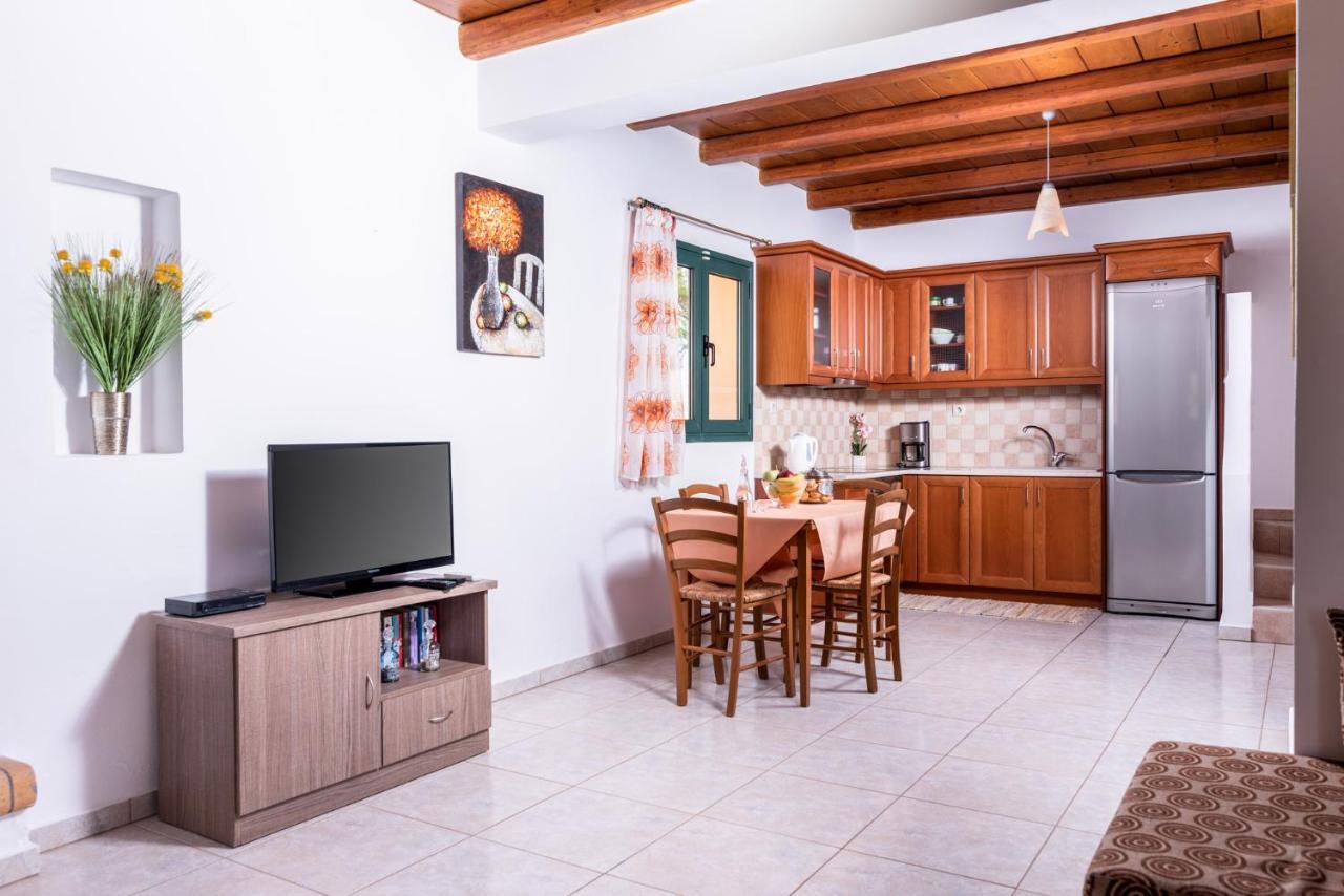 Appartement Vrisanos à Pitsidia Extérieur photo