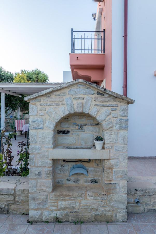 Appartement Vrisanos à Pitsidia Extérieur photo
