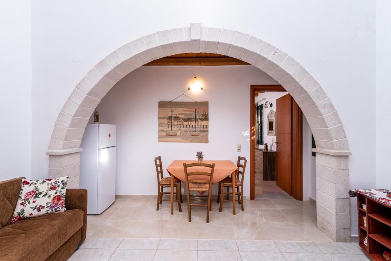 Appartement Vrisanos à Pitsidia Extérieur photo
