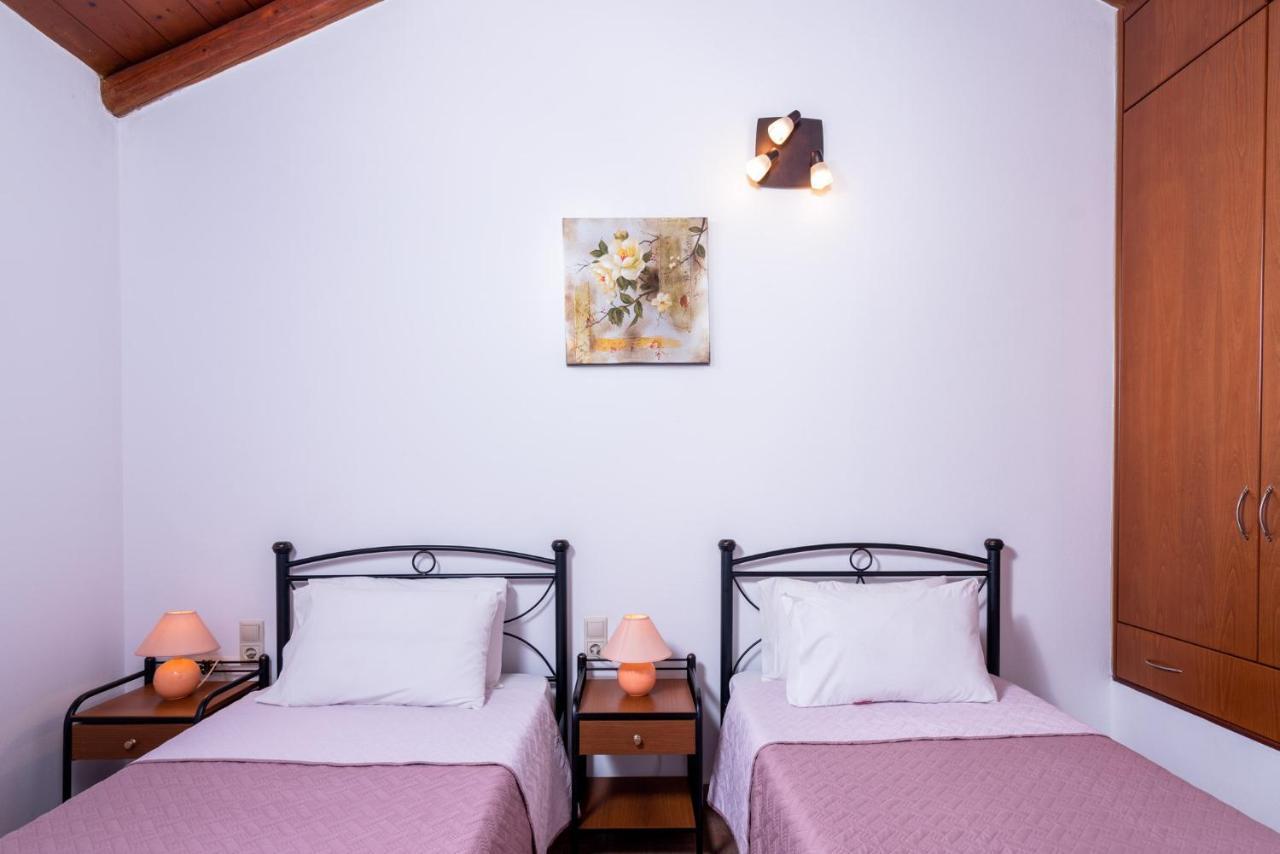Appartement Vrisanos à Pitsidia Extérieur photo